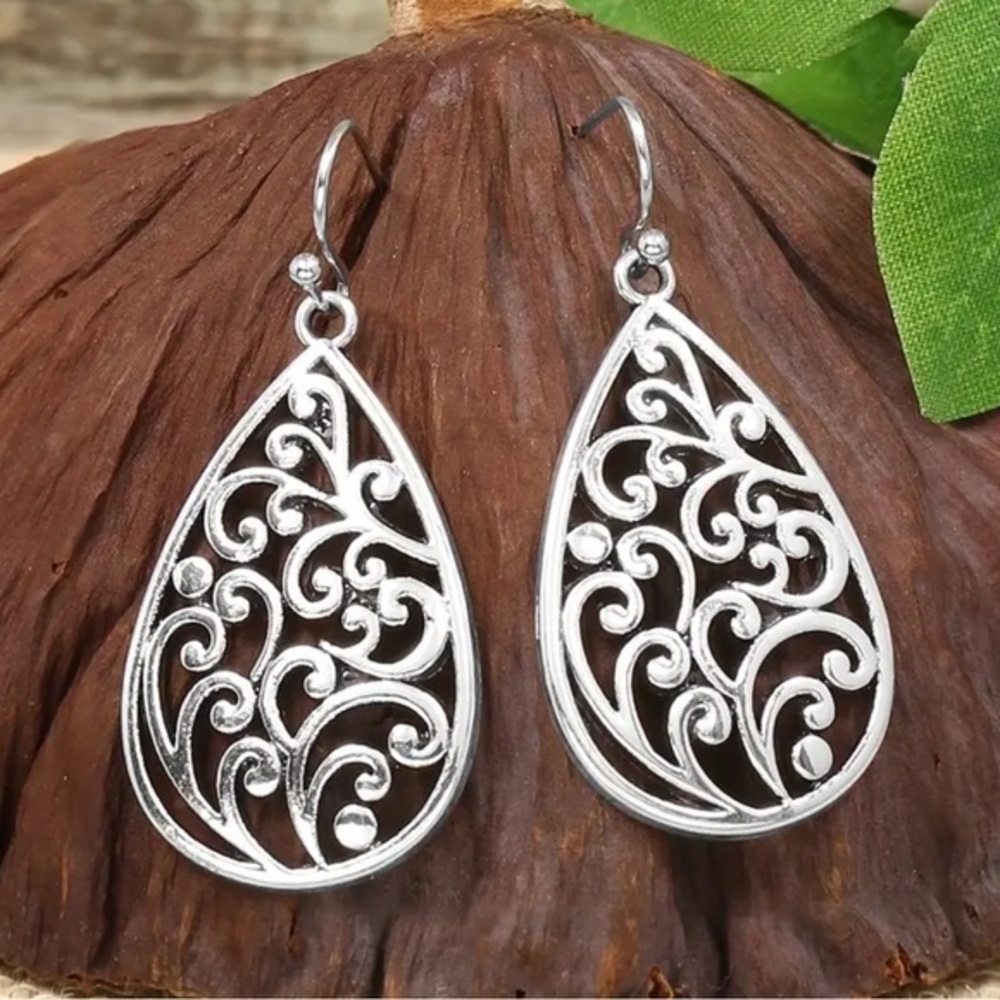 Silver swirl 1.57” long BOHO tribal lightweight dangling hypoallergenic earrings